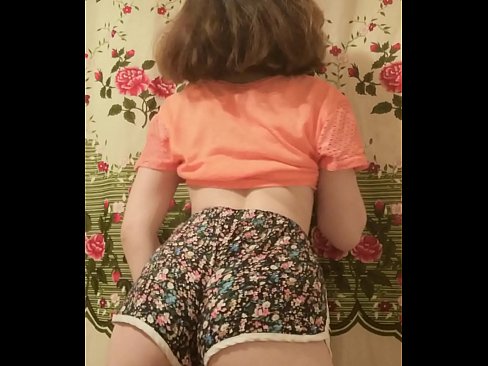❤️ סעקסי יונג באַבע סטריפּינג אַוועק איר קורצע הייזלעך אויף אַפּאַראַט פּאָרנאָ ווק ביי yi.myteporn.ru ❌