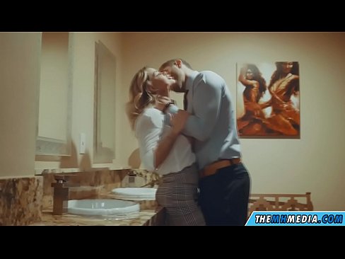 ❤️ ווען אַ באַסטי בלאָנדע סידוס איר אין אַ ציבור אָפּטריט פּאָרנאָ ווק ביי yi.myteporn.ru ❌